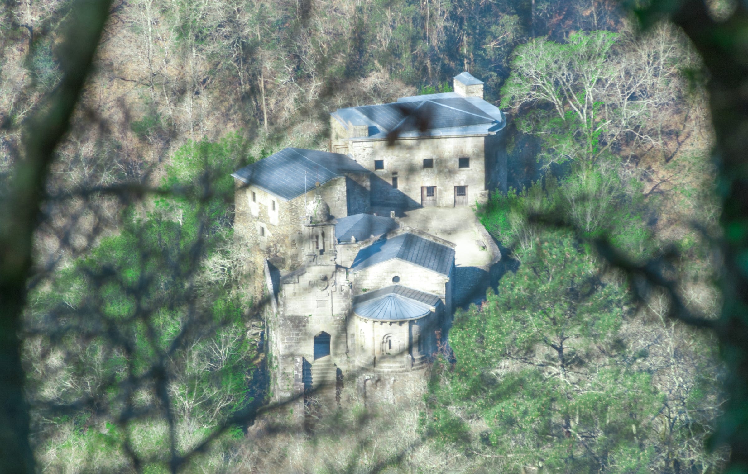 Visita el Monasterio de San Juan de Caaveiro